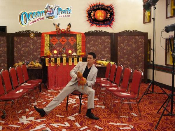 被選中的「二五鬼」將獲邀出席 8 月 30 日由 LAUGHING 哥主持之「臥鬼訓練班」。 海洋公園 全城哈囉喂 網上購票成為「二五鬼」